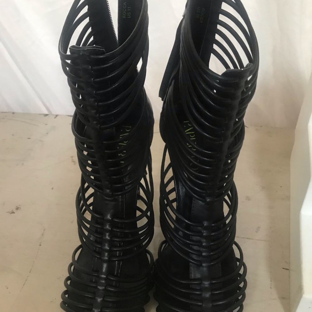 Shoes - Picture 5 of 8